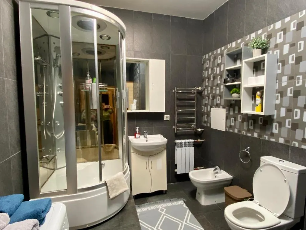 Просторная Квартира С Видом На Горы Apartment Almaty