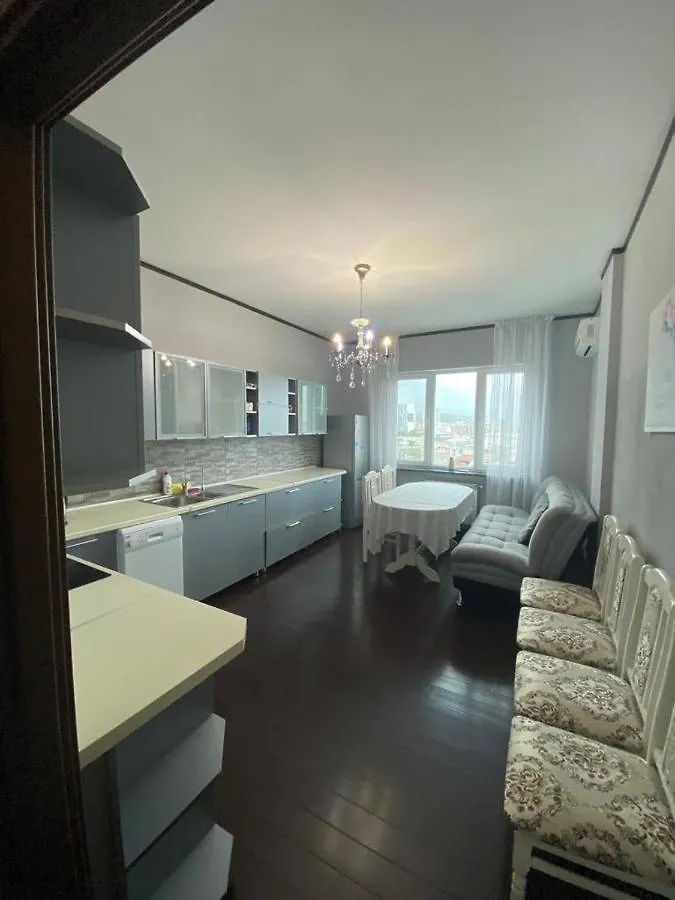 Просторная Квартира С Видом На Горы Apartment Almaty